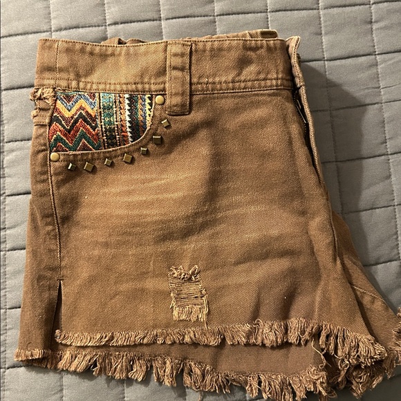 Miss Me brown Aztec cut off shorts TAG SIZE L-LARGE - Picture 8 of 16
